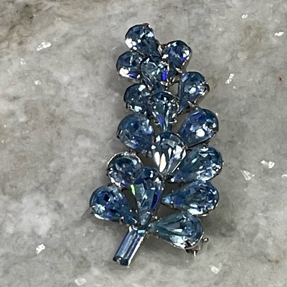 Lot of 8 blue rhinestone pins Weiss - Picture 3 of 3